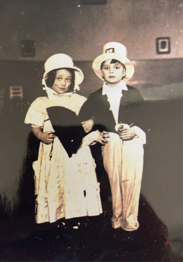 Shaul Spielmann mit seiner Schwester