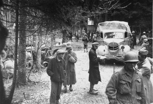 Ankunft der amerikanischen Truppen der 71. Infanterie-Division der 3. US-Armee in Gunskirchen